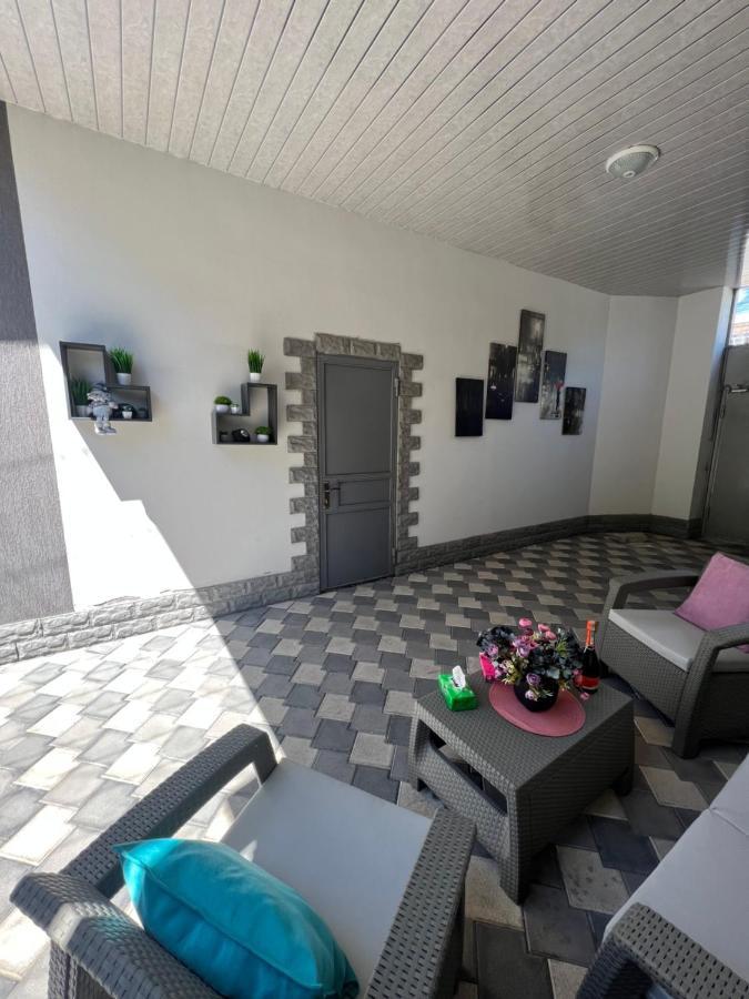 Ferienwohnung Cool Blue Interior Self Check In Erivan Exterior foto