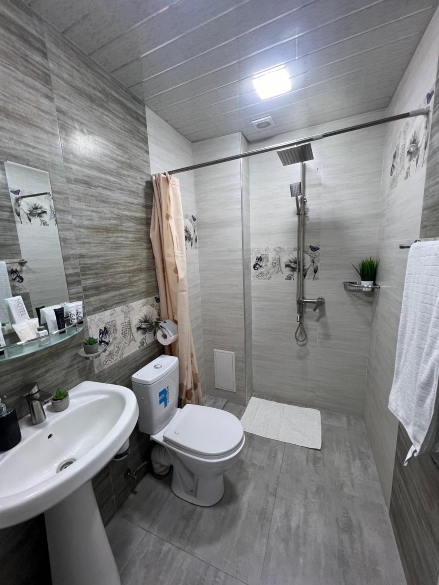Ferienwohnung Cool Blue Interior Self Check In Erivan Exterior foto